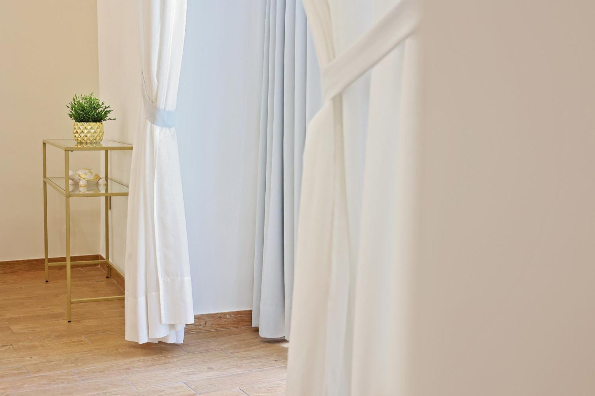 Bed & Breakfast U259 *